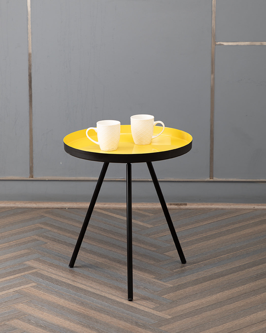 VON CASA Metal Tripod Table