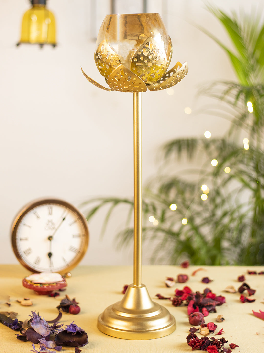 VON CASA Diwali Decoration Item STANDING LOTUS T- LITE HOLDER(M)